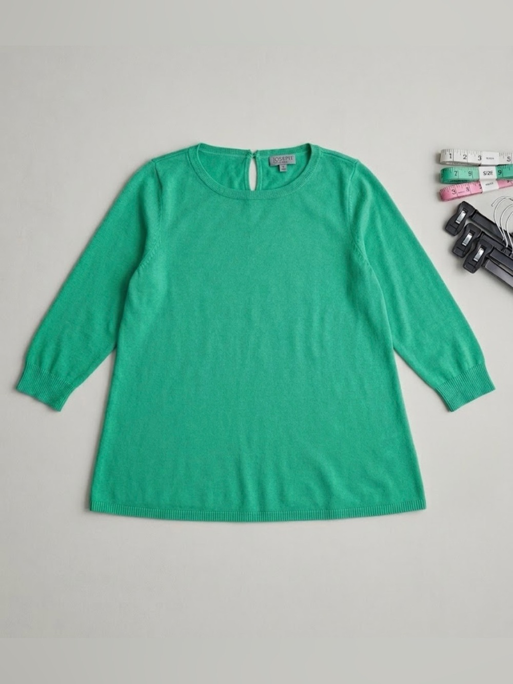 Joseph A. Women’s Green Lightweight Knit Top – Size Large – Like New